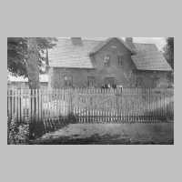 110-0003 Herbst 1928 in Warnien. Die Familie Scharwies bezieht ihr neues Wohnhaus.jpg